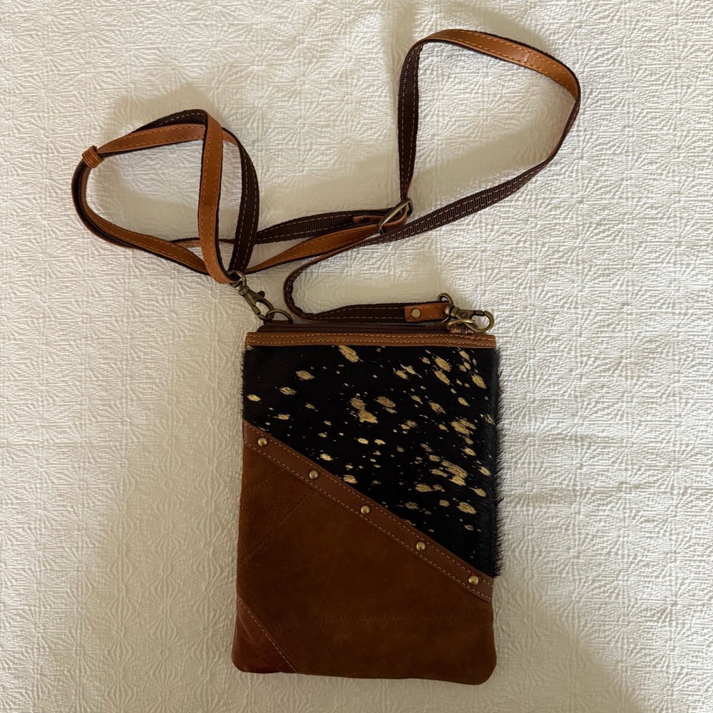 NWT VAAN & CO Black and Brown Leather Small Crossbody Bag